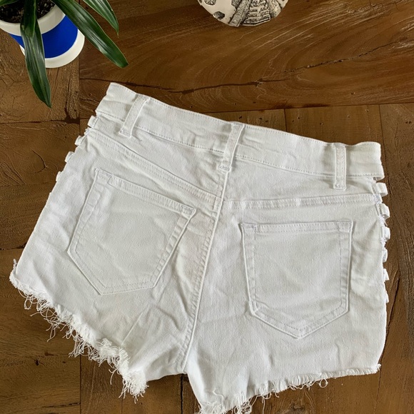 White jean shorts - Picture 4 of 4